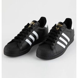 Men’s Adidas superstar sneakers